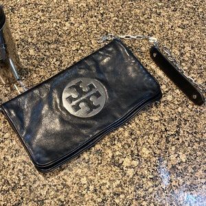 Black Tory Burch clutch